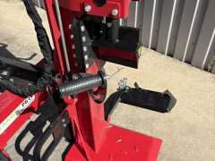 Casse bois thermique autonome 24 T