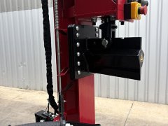 Fendeuse de bûches F25VH thermique sur remorque